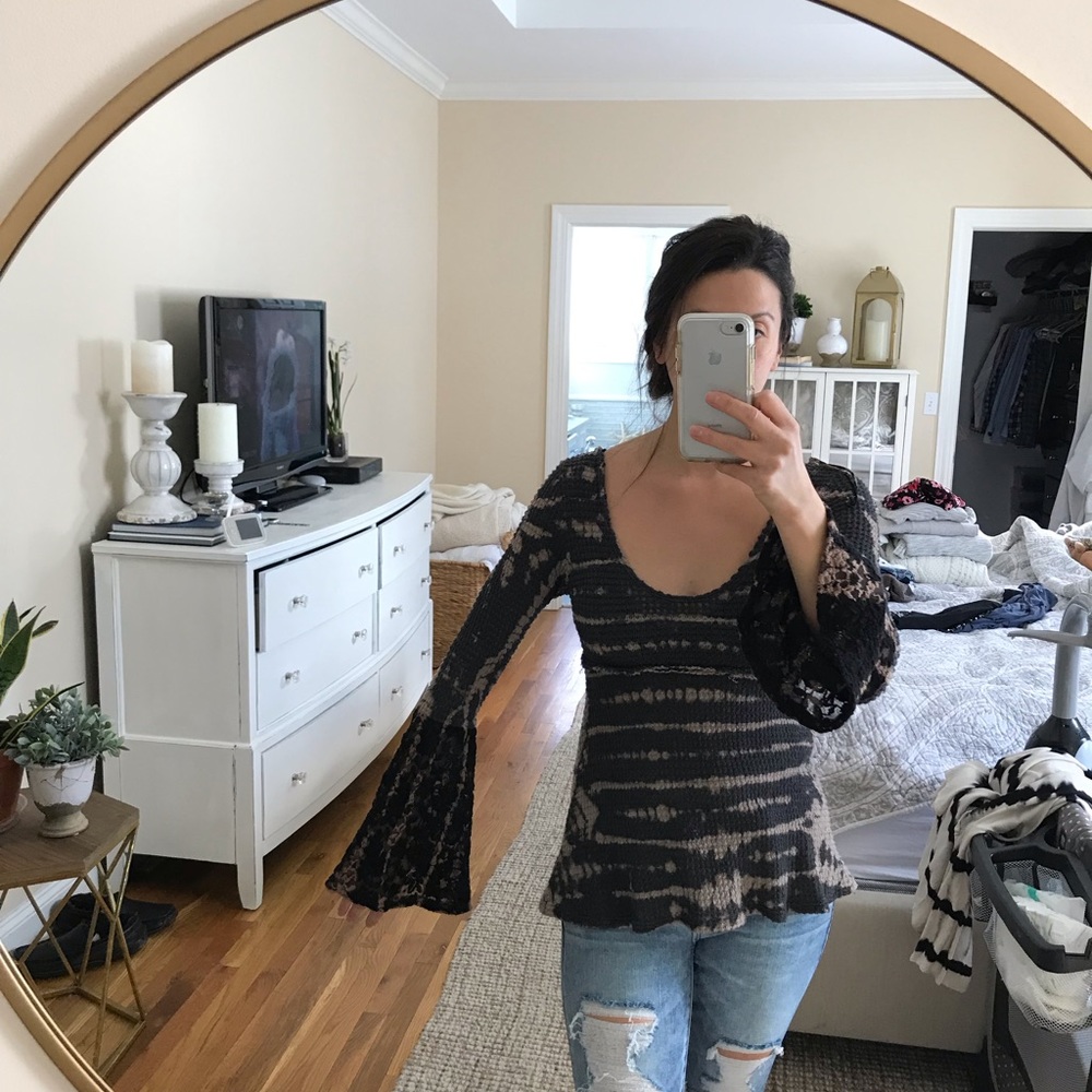 Dark and light brown top